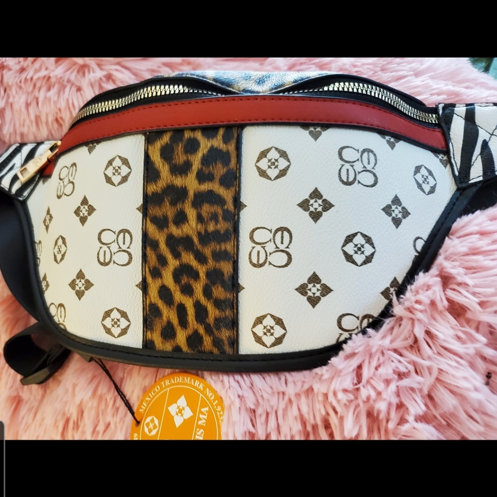 Trending block styling on belt bag🐆 &zebra plus ,
